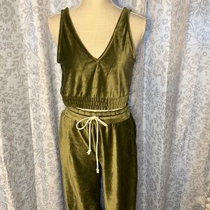 Two-piece velvet set